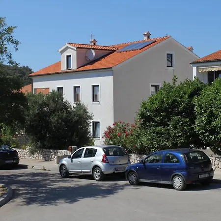 8090a Apartment *