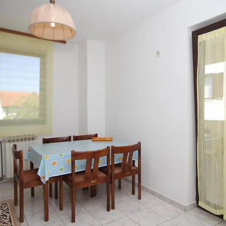 アパート 8090a マリ・ロシニュ