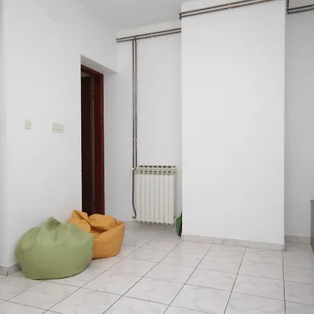 アパート 8090a *